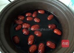 黑豆黑米红枣粥的做法图解3