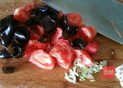 西红柿木耳炒蛋的做法图解1