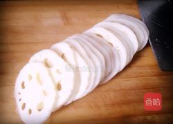 糖醋藕片的做法图解2