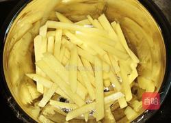香辣孜然炒薯条的做法图解1