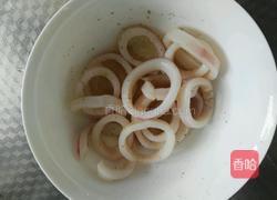 酥炸鱿鱼圈的做法图解3