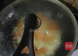 海鲜菇炒胡萝卜的做法图解6