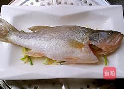 清蒸鲈鱼的做法图解3
