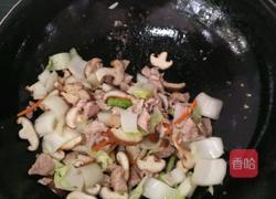 香菇面条的做法图解3