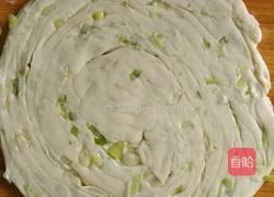 手撕葱油饼的做法图解9