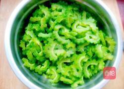 苦瓜炒鸡蛋的做法图解6