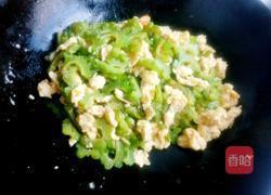 苦瓜炒鸡蛋的做法图解16