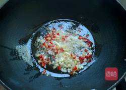 蒜蓉剁椒蒸鸡腿的做法图解6