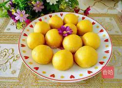 Illustration of how to make golden steamed buns 8