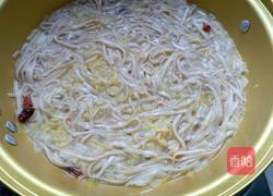 酸菜绿豆面的做法图解10