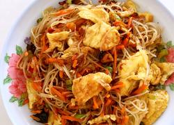 胡萝卜鸡蛋炒米粉