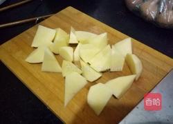 土豆红烧鸡的做法图解2