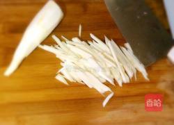 青椒茭白炒干丝的做法图解2