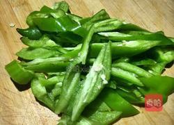 双椒腊肠的做法图解2