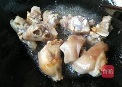 土豆猪蹄的做法图解3