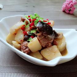 土豆香菇烧肉的做法[图]
