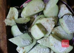 番茄炒茄子的做法图解2