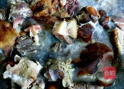 腊猪脚炖萝卜的做法图解1