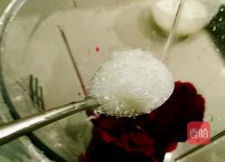 火龙果蜂蜜奶昔的做法图解5