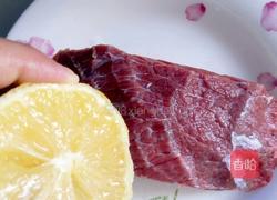 卤煮牛肉的做法图解1