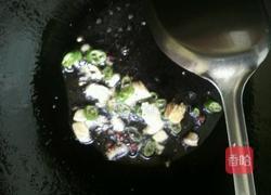 胡萝卜抄玉米粒的做法图解4