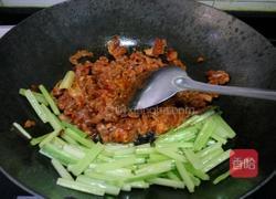 川味芹菜小炒肉的做法图解6