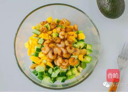 牛油果沙拉的做法图解3