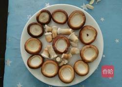 香菇酿肉的做法图解1