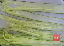响油黄瓜的做法图解2