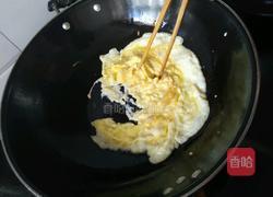 青椒胡萝卜炒鸡蛋的做法图解4