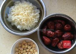 银耳莲子红枣汤的做法图解2