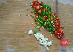 青红椒炒番薯叶的做法图解3