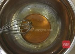 广式莲蓉蛋黄月饼的做法图解4