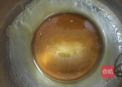 广式莲蓉蛋黄月饼的做法图解7