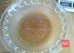 蛋黄广式月饼的做法图解2