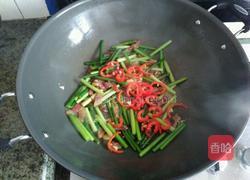 蒜芯炒腊肉的做法图解8
