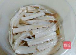 腐竹鲫鱼汤的做法图解2