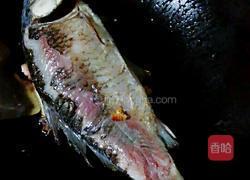 腐竹鲫鱼汤的做法图解3