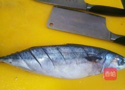 煎焖池鱼的做法图解1