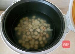莲子绿豆粥的做法图解3
