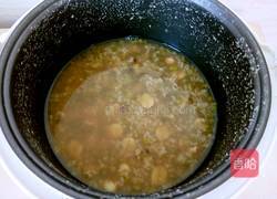 莲子绿豆粥的做法图解4
