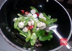 荷兰豆炒鱼丸的做法图解5