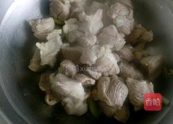 西红杮炖牛腩的做法图解2