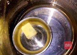 小黄人慕丝蛋糕的做法图解2