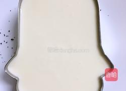 小黄人慕丝蛋糕的做法图解14