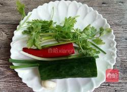 青瓜拌木耳的做法图解2