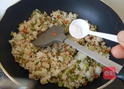 蒜台炒米饭的做法图解6