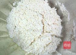 椰浆黄桃西米露的做法图解1