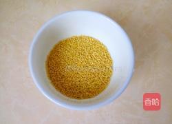 莲子小米粥的做法图解2