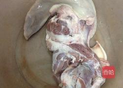 凉拌麻辣猪舌 的做法图解1